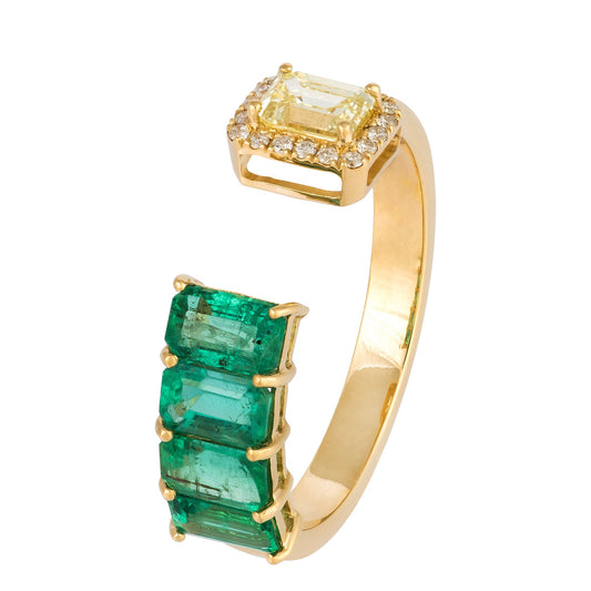 18K Yellow Gold Emerald Ring with Diamonds For Her