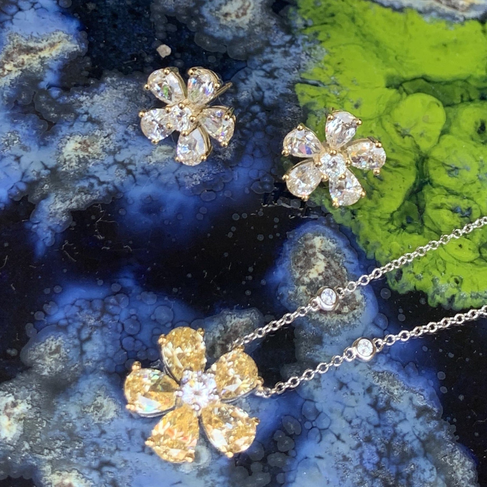 Cute Flower Necklace - Natkina